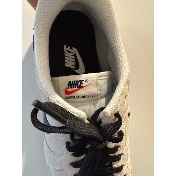 Nike Sneakers Womens Size 7.5 Internationalist Ivory / Beige Style CW7637-991 - Picture 14 of 14